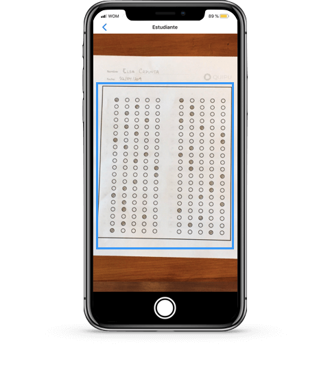 Aplicación para el celular Quipu que permite corregir pruebas a partir de una foto.